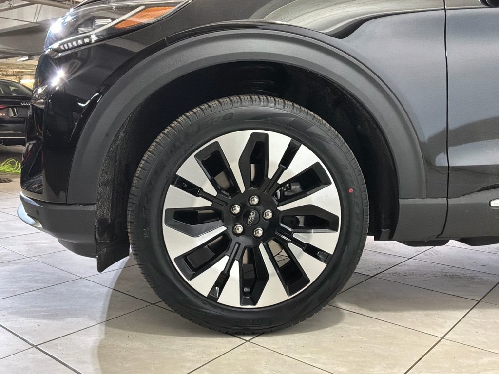 New 2026 Agate Black Metallic Ford Platinum™ image 13