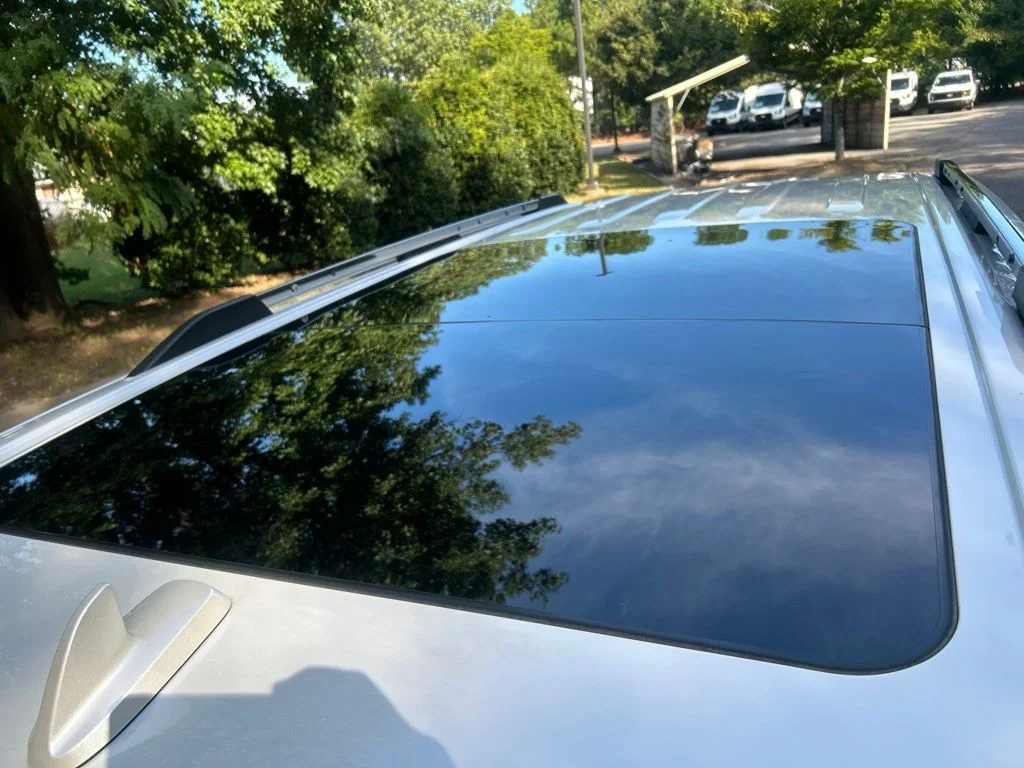 Used 2019  Ford Limited image 12