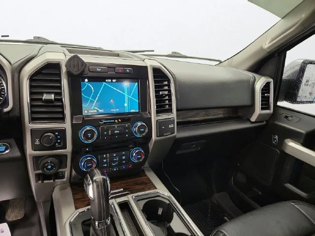 Used 2018 White Platinum Ford Lariat image 21