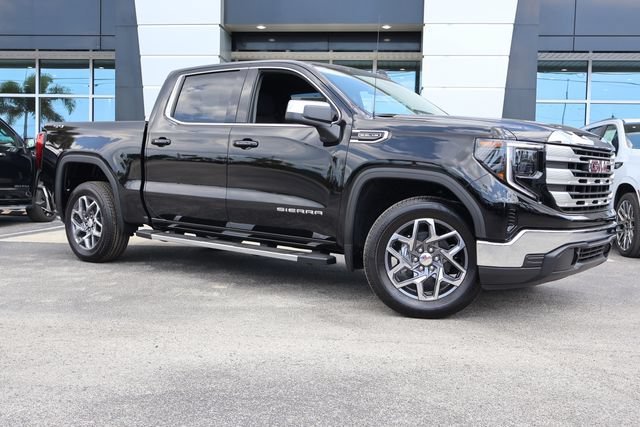 New 2026 Onyx Black GMC SLE image 2