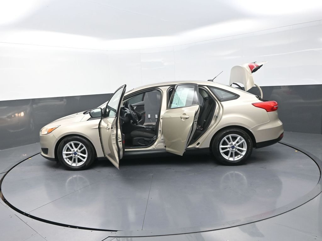 Used 2018 Gold Ford SE image 34