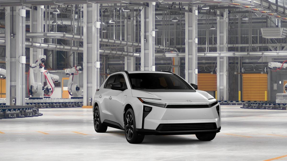 New 2027 Wind Chill Pearl Toyota XLE image 16
