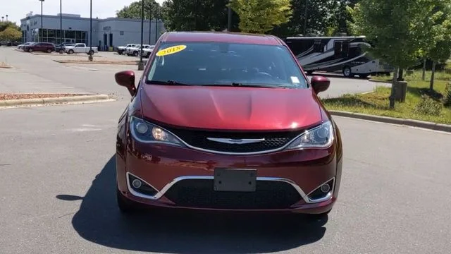 Used 2018 Red Chrysler Touring Plus image 7
