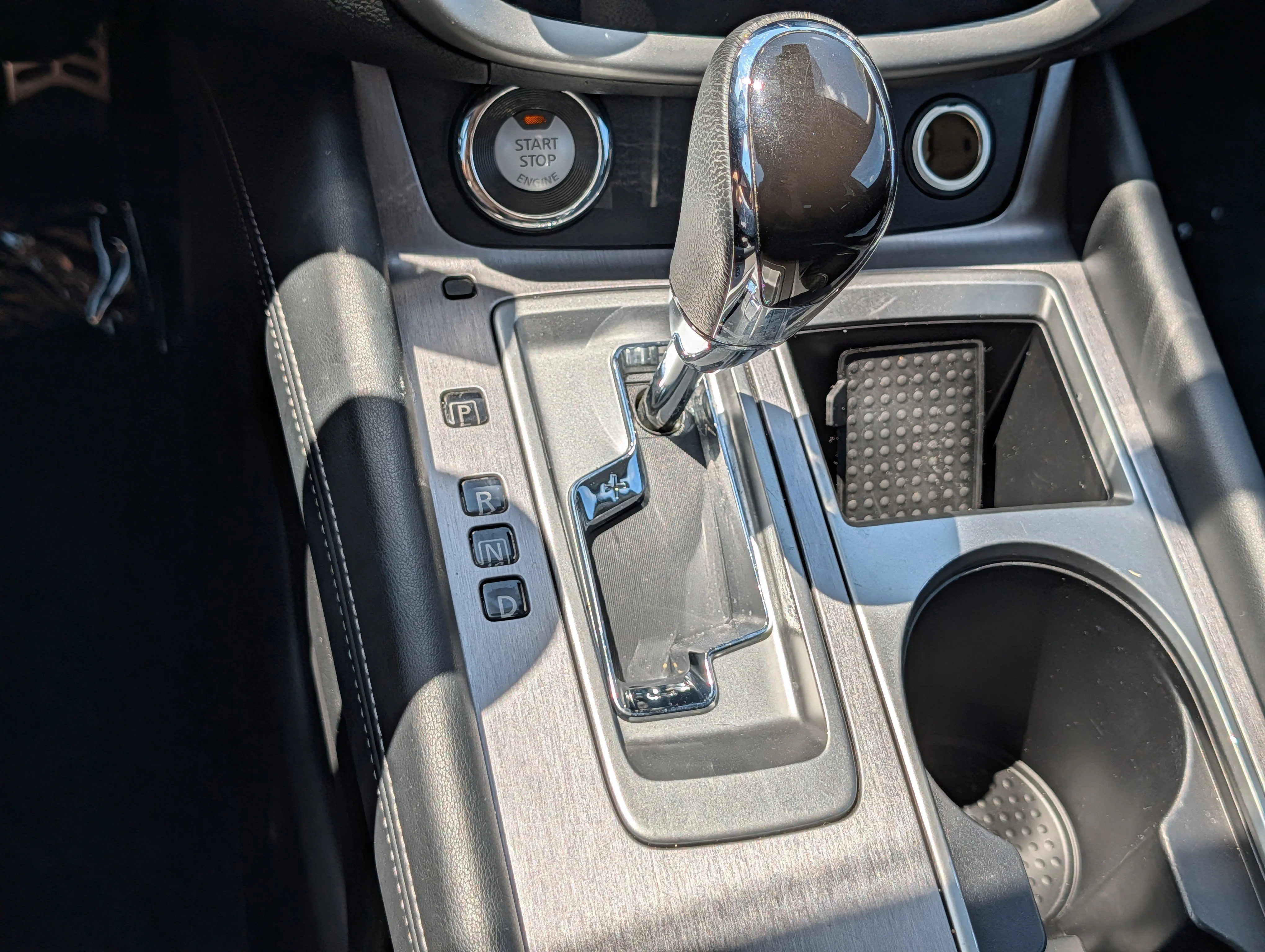 Used 2024 Boulder Gray Pearl Nissan SV image 24