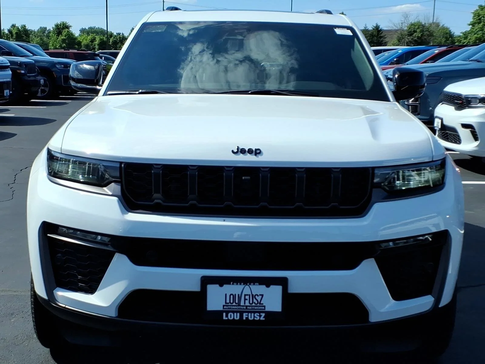 New 2026 Bright White Clear-Coat Exterior Paint Jeep  image 23