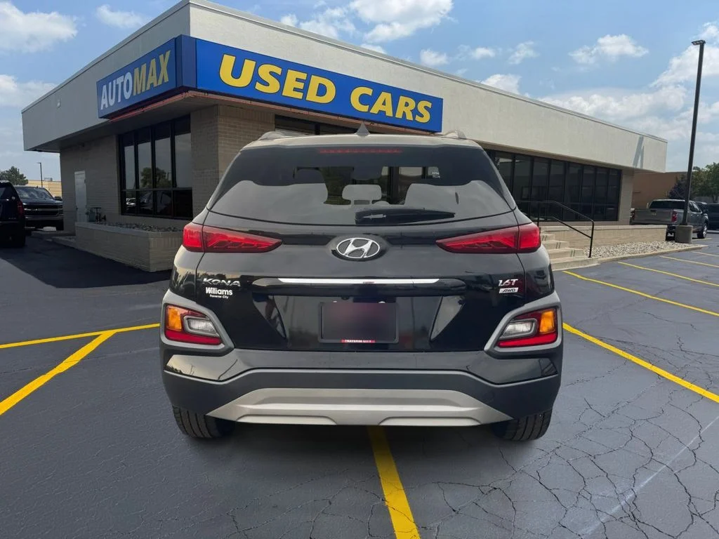 Used 2018 Ultra Black Hyundai Limited image 6