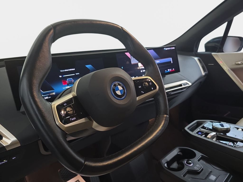 Used 2024 Black Sapphire Metallic BMW xDrive50 image 16