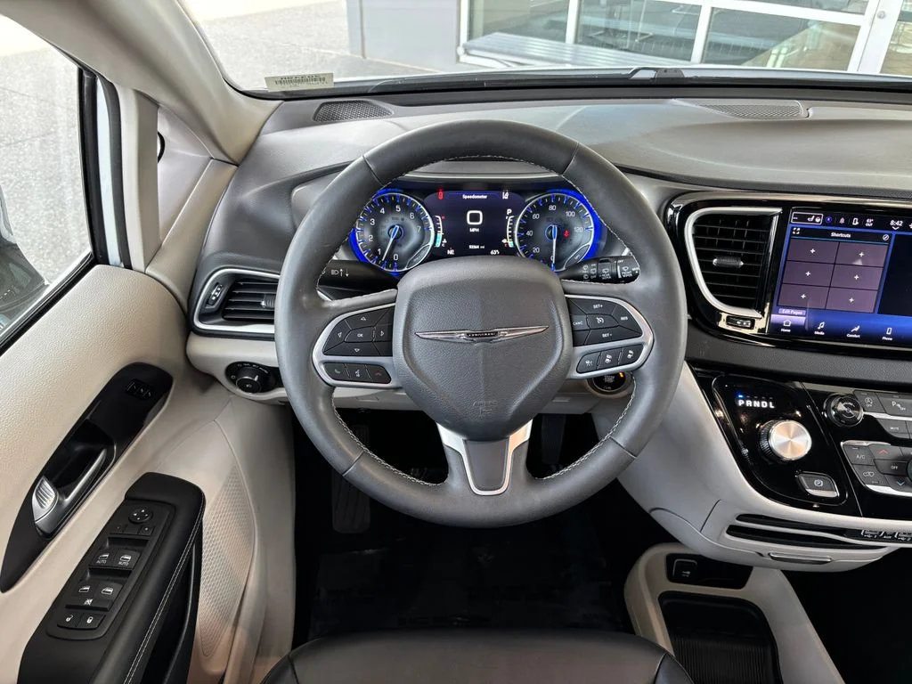 2024 Chrysler Pacifica Touring L - Photo 10