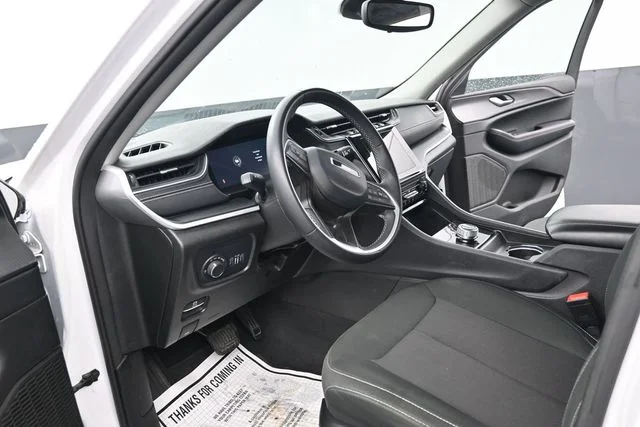 Used 2024 White Jeep Laredo image 16