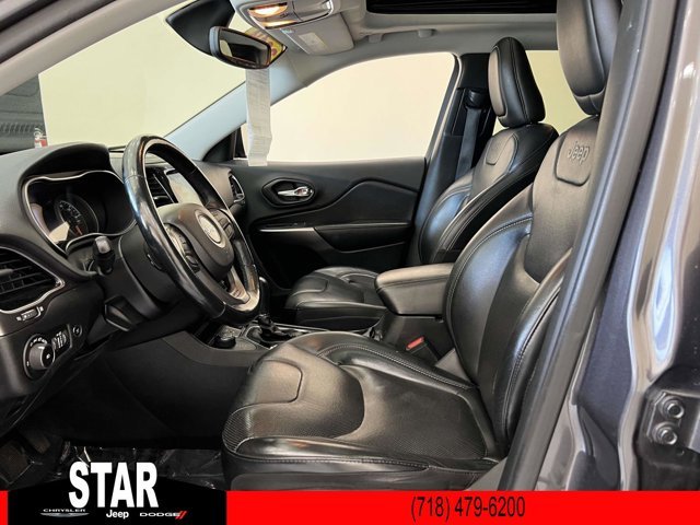 Used 2019 Granite Crystal Metallic Clearcoat Jeep Limited image 18