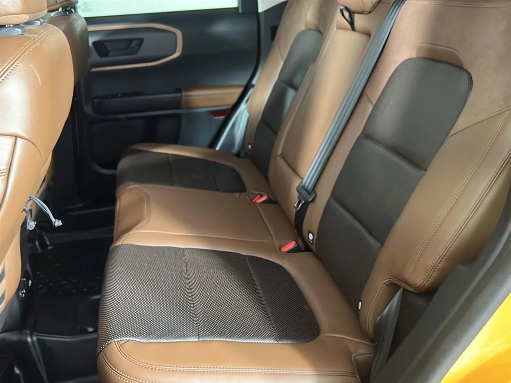 Used 2021 Orange Metallic Ford Badlands image 7