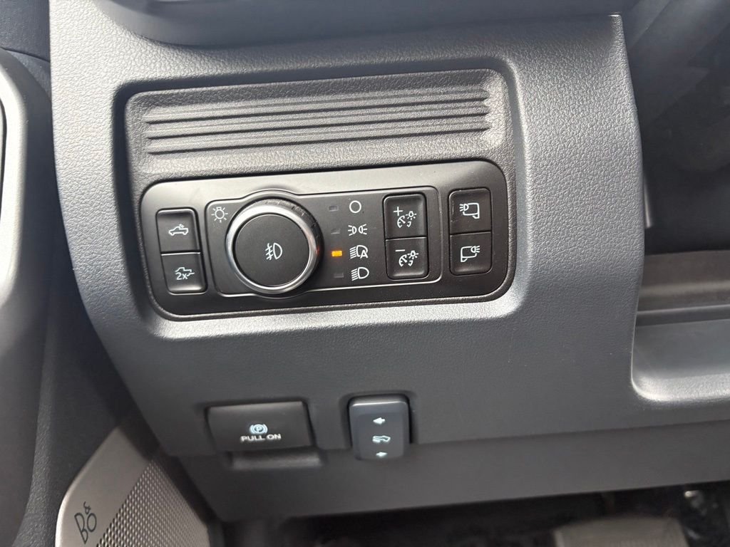 New 2026 Glacier Gray Metallic Tri-Coat Ford F-250® Lariat® image 29