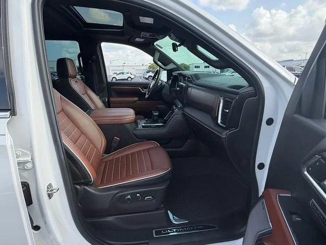 Used 2024 White GMC Denali Ultimate image 17