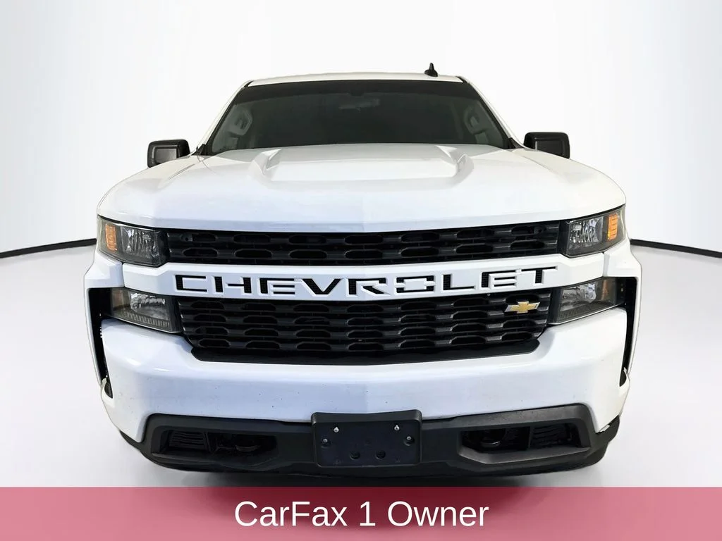 Used 2021 White Chevrolet Custom image 2