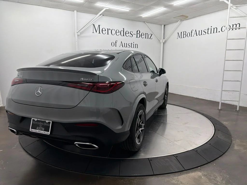 New 2027 White Mercedes-Benz GLC 300 image 7