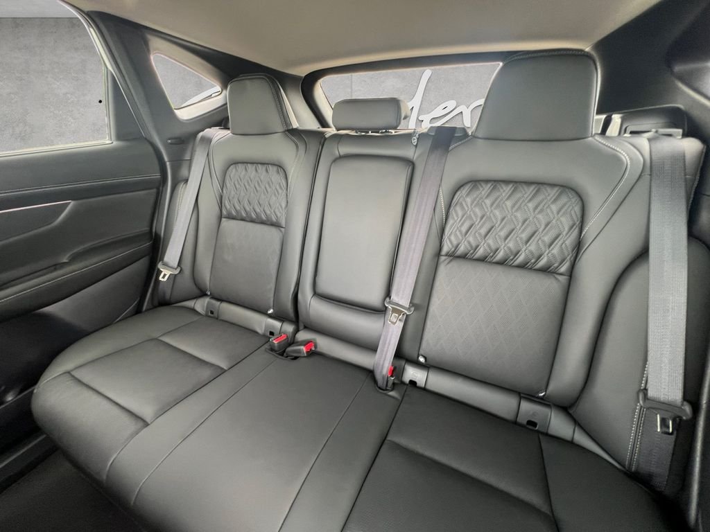 New 2026 Everest White Pearl TriCoat / Super Black Two-tone Nissan Platinum image 23
