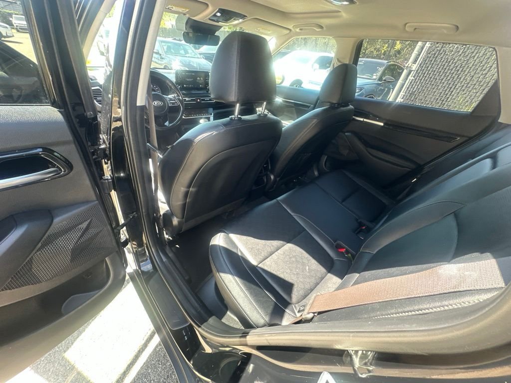 Used 2021 Black Kia EX image 23