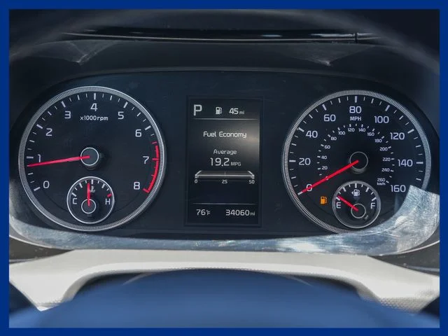 Used 2023 Gray Kia GT-Line image 4