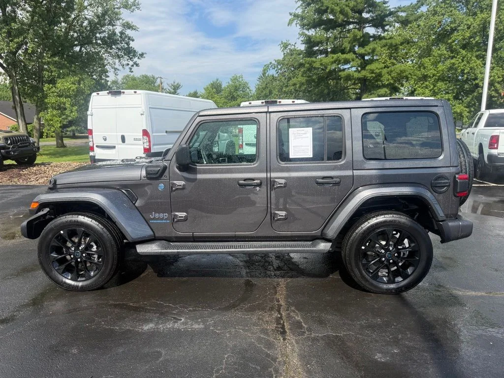 Used 2025 Gray Jeep Sahara 4xe image 7