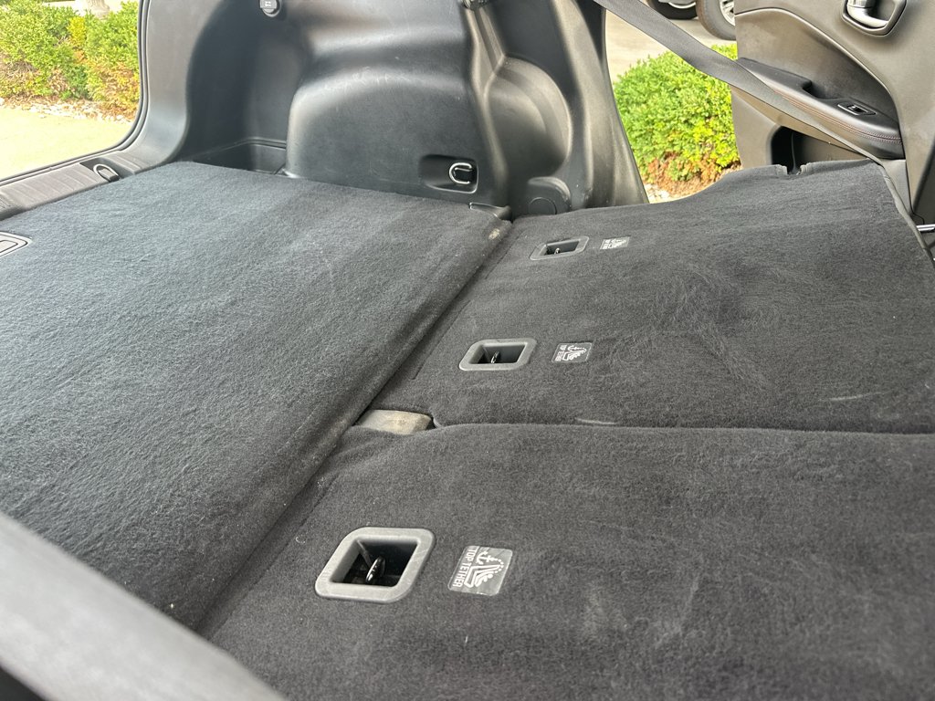 Used 2020 White Clearcoat Jeep Trailhawk image 33