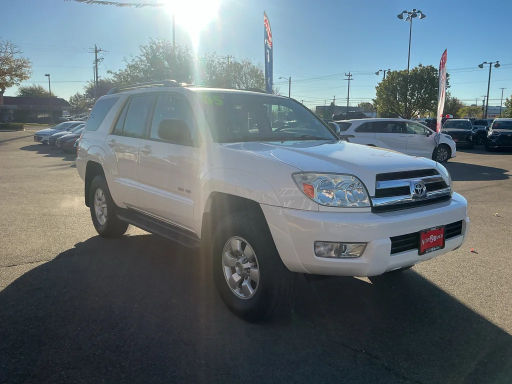 Used 2005 Natural White Toyota SR5 image 3