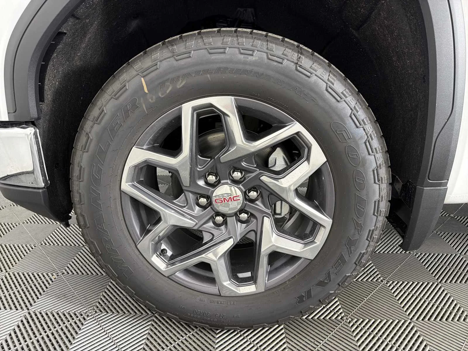 New 2026 Summit White GMC SLT image 9