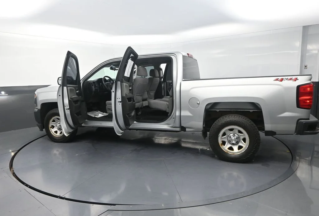 Used 2018 Silver Chevrolet WT image 33