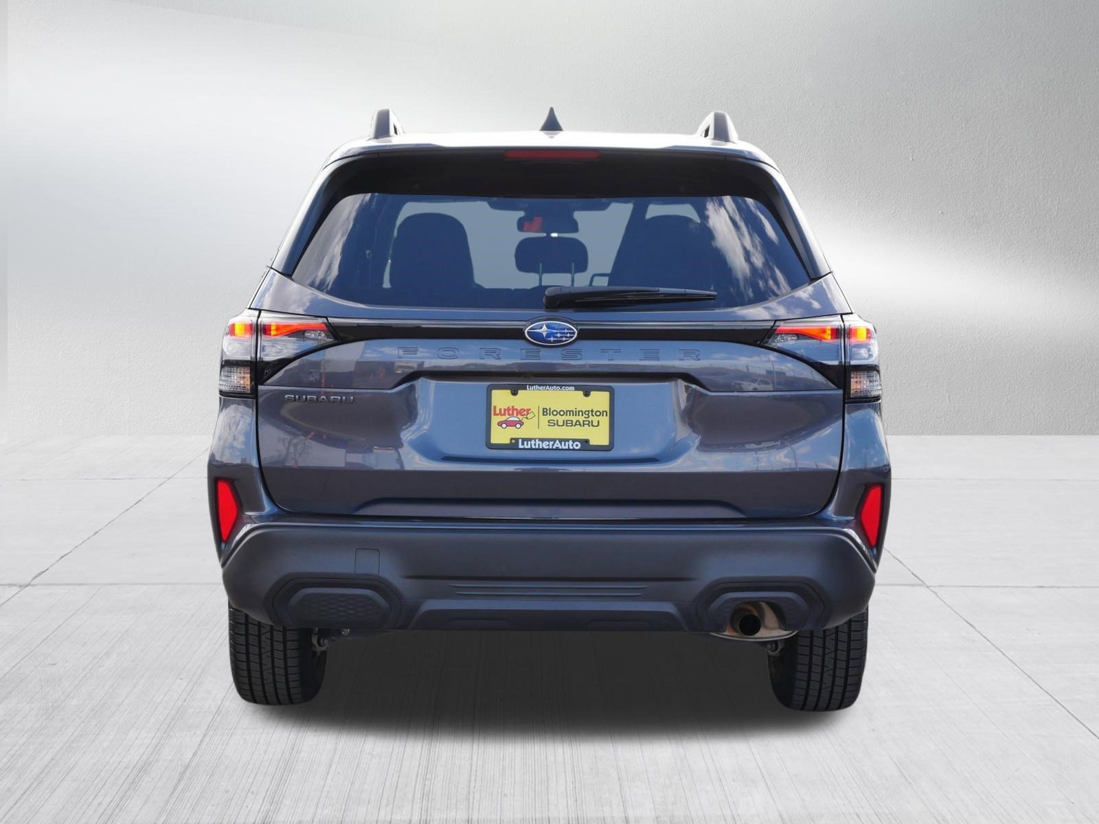 Used 2025 Magnetite Gray Metallic Subaru Premium image 6