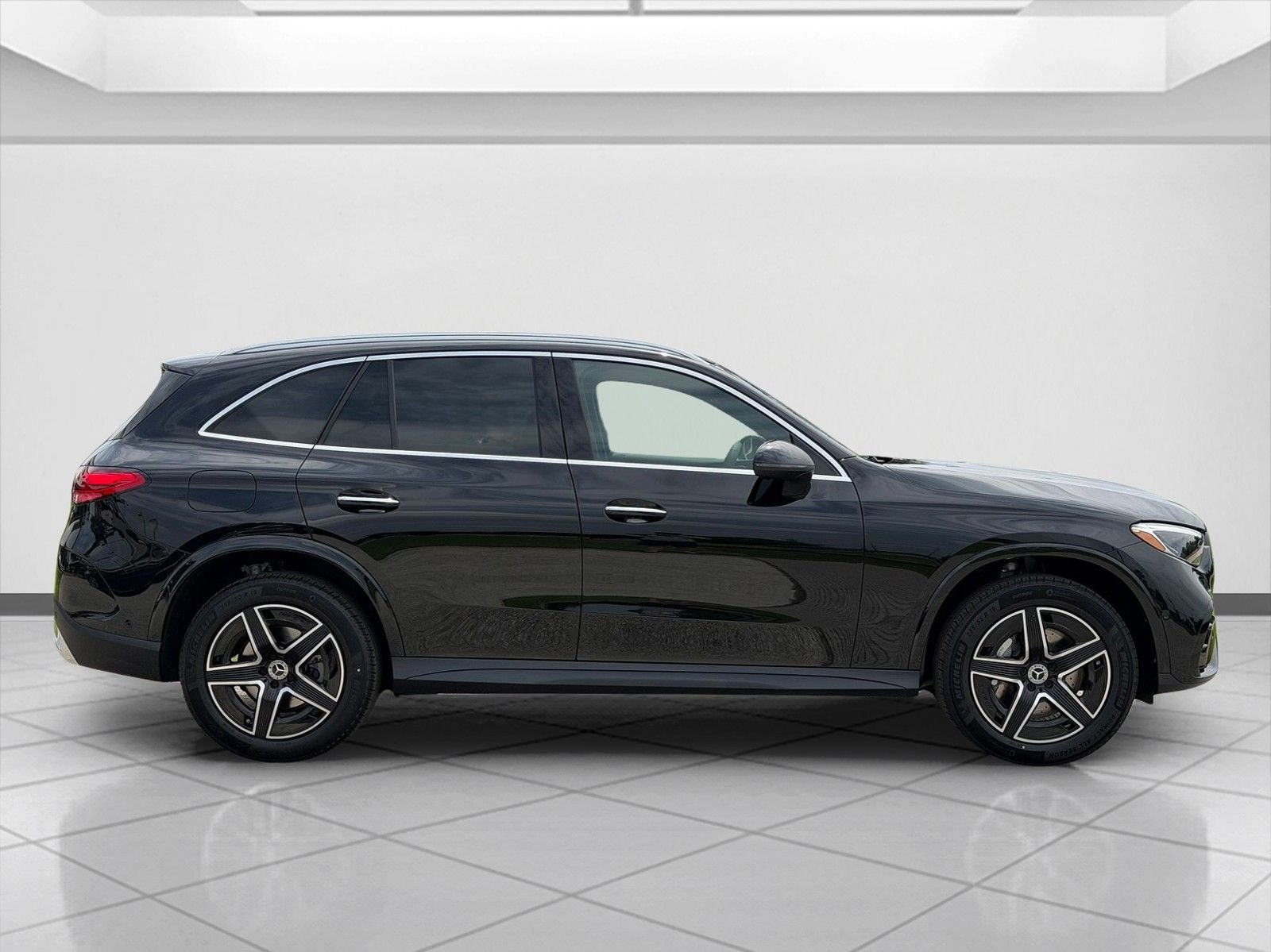 New 2026 Black Mercedes-Benz GLC 300 image 2