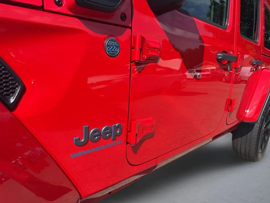 Used 2025 Red Jeep Sahara image 34