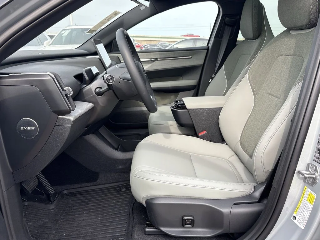 New 2026 Vapour Grey Volvo Ultra image 11