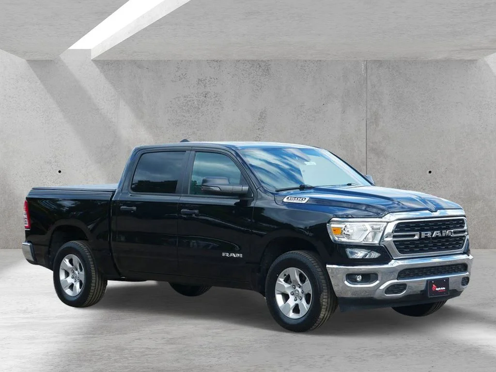 2024 RAM 1500 Big Horn/Lone Star 4x4 Crew Cab 5'7's photo