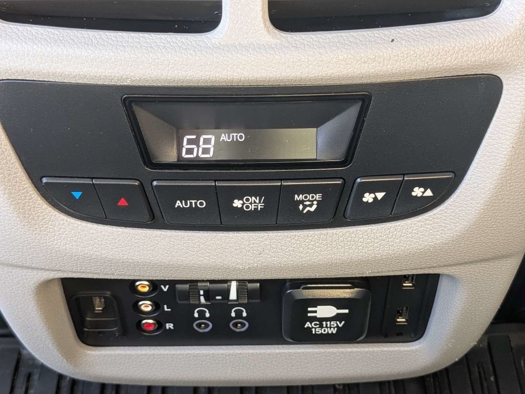 Used 2016 Blue Honda Touring image 15
