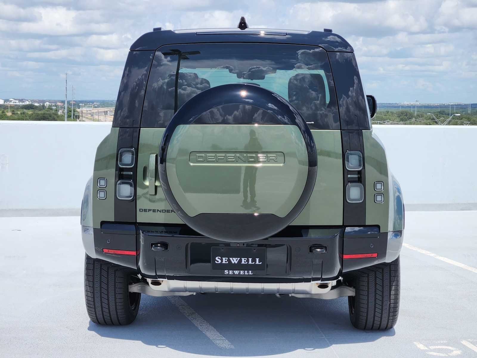 New 2026 Woolstone Green LAND ROVER X-Dynamic SE image 6