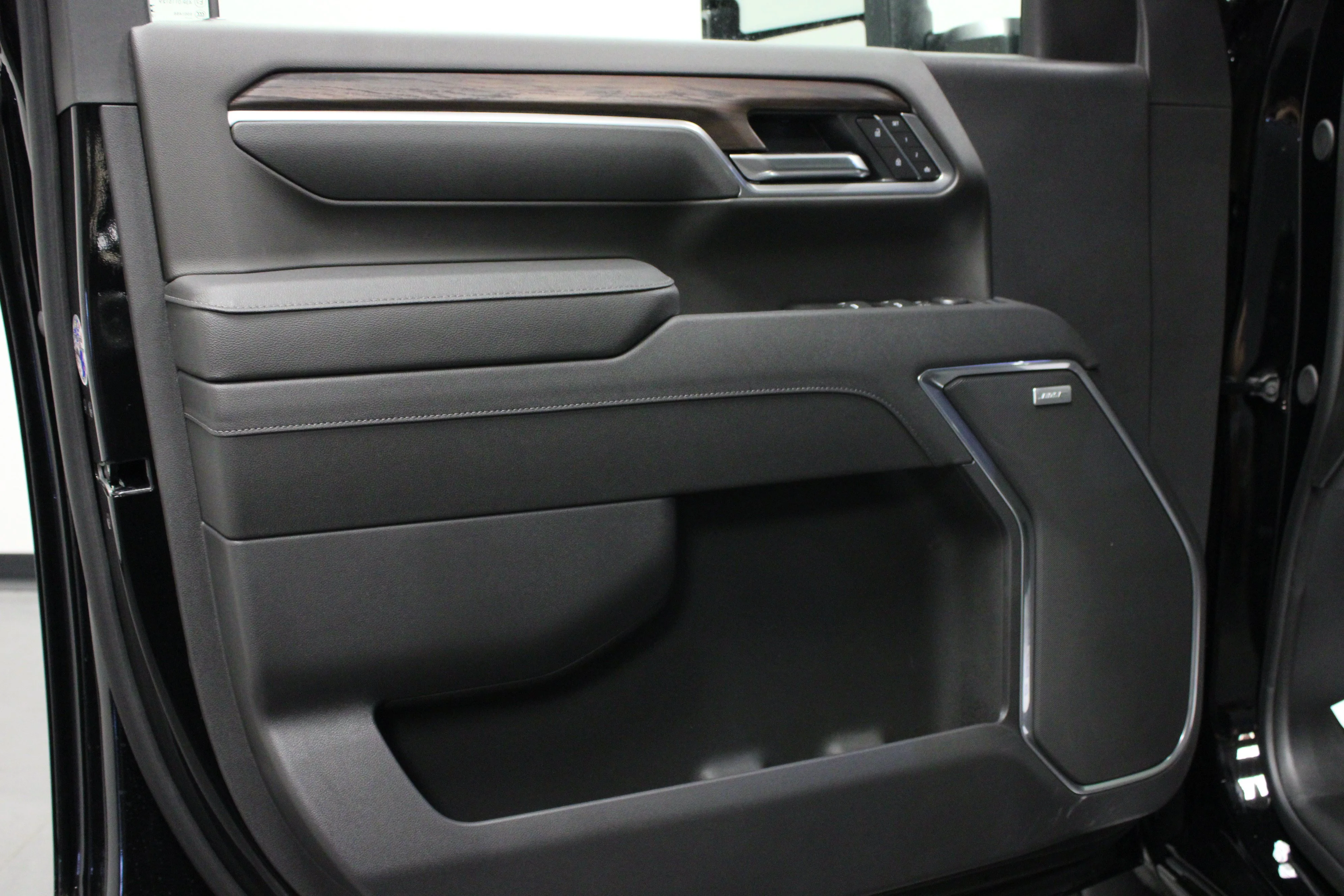 New 2026 Onyx Black GMC SLT image 11