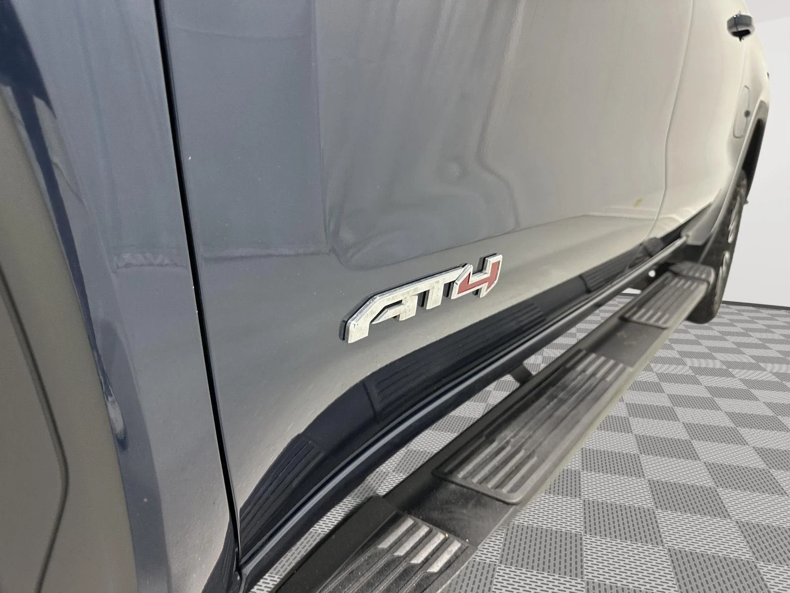 Used 2020 PACIFIC BLUE METALLIC GMC AT4 image 30