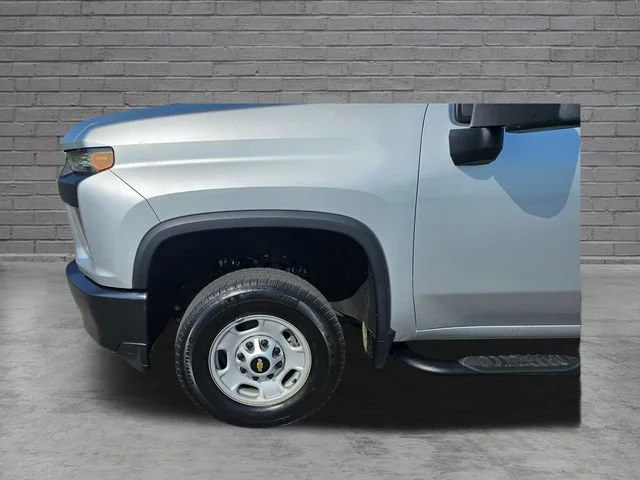 Used 2022 SILVER ICE METALLIC Chevrolet Work Truck image 27