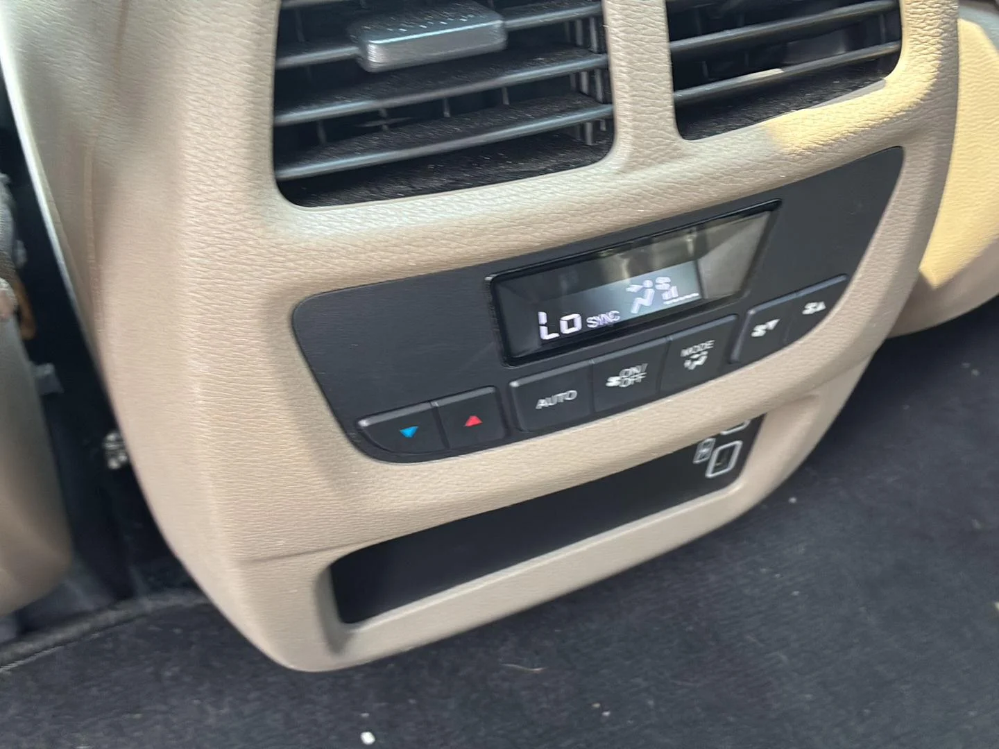 Used 2019 White Diamond Pearl Honda EX-L image 14