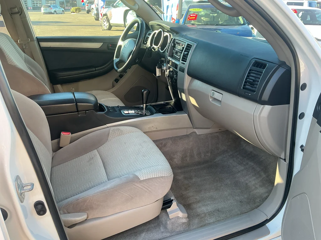 Used 2005 Natural White Toyota SR5 image 15