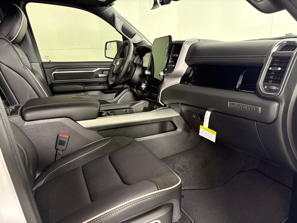 New 2026 Bright White Clear-Coat Exterior Paint RAM Laramie image 14