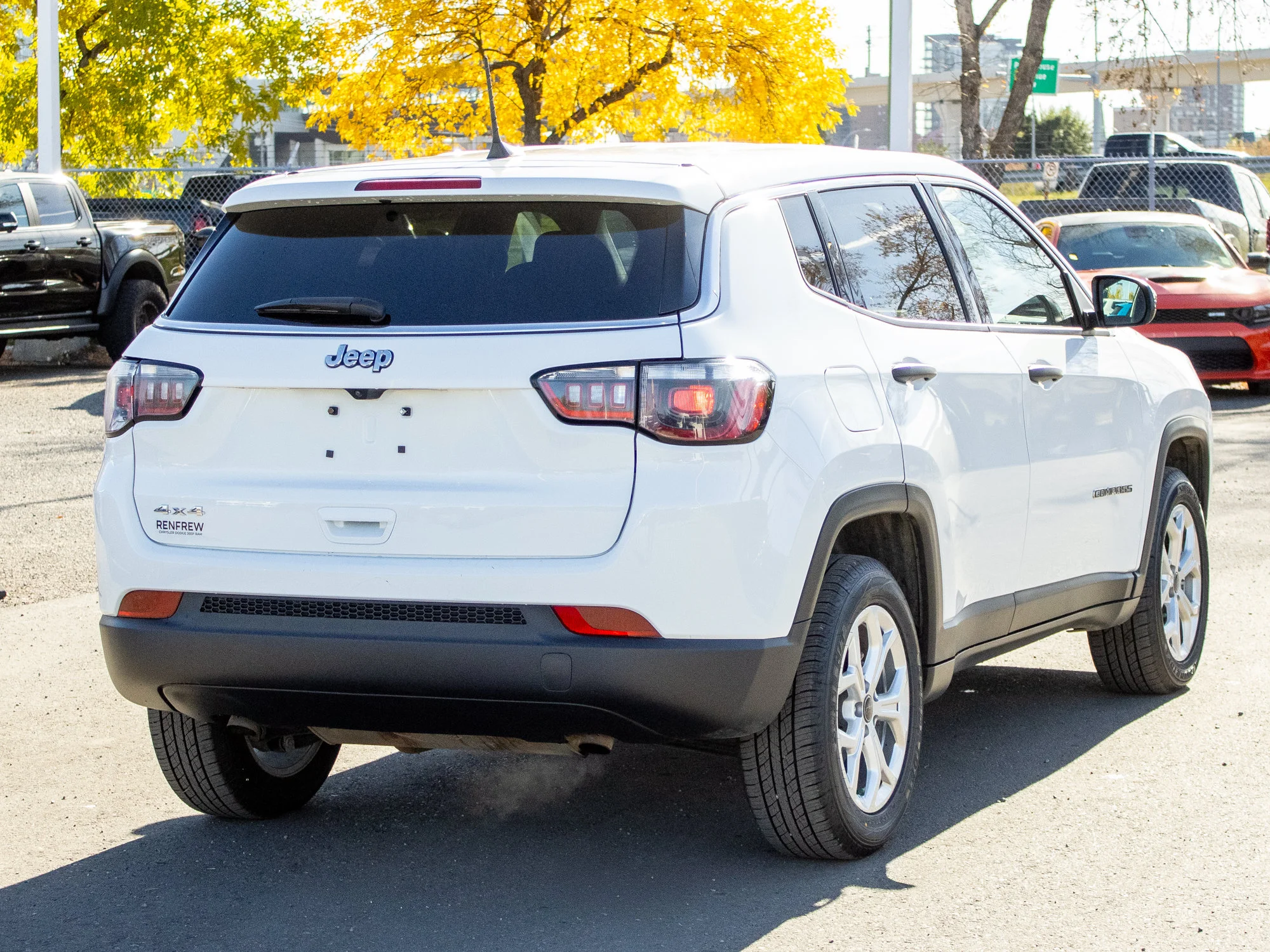 Used 2025 White Jeep Sport* 4x4, Heated Seats, Select-Terrain, Backup Camera, Safety Tech image 13