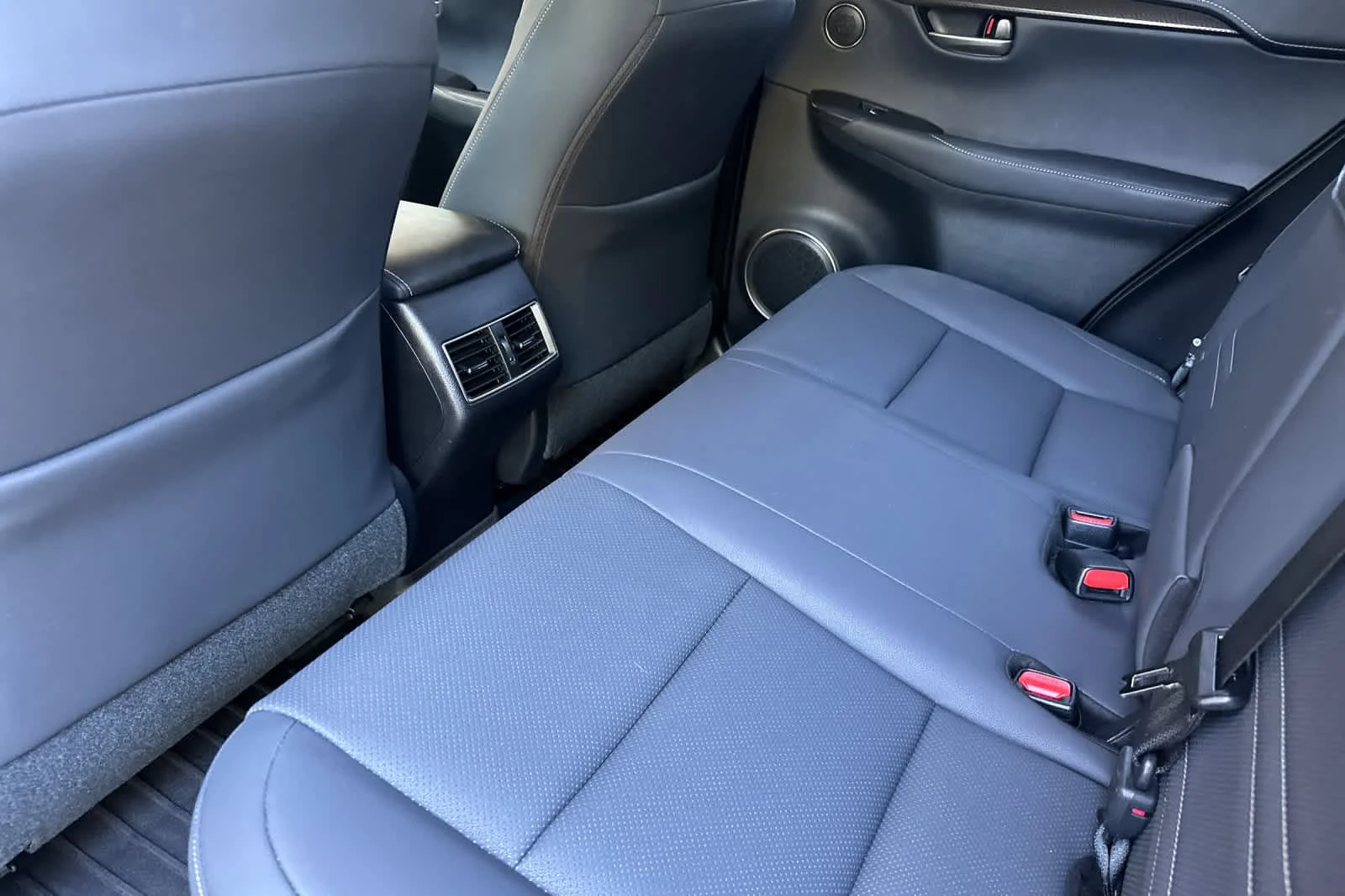 Used 2021 Atomic Silver Lexus  image 4