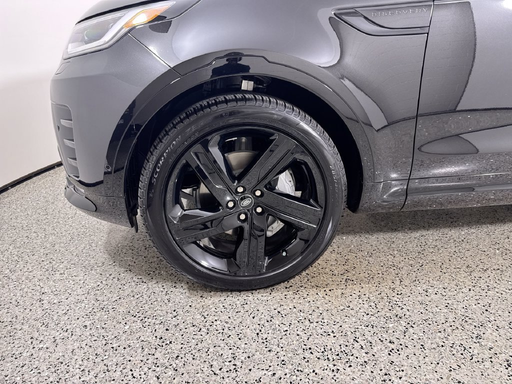 New 2026 Santorini Black Land Rover Dynamic SE image 10