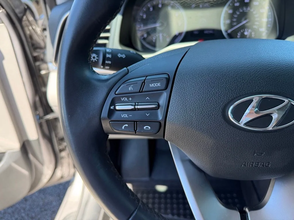 Used 2020 Fluid Metal Hyundai Value Edition image 16