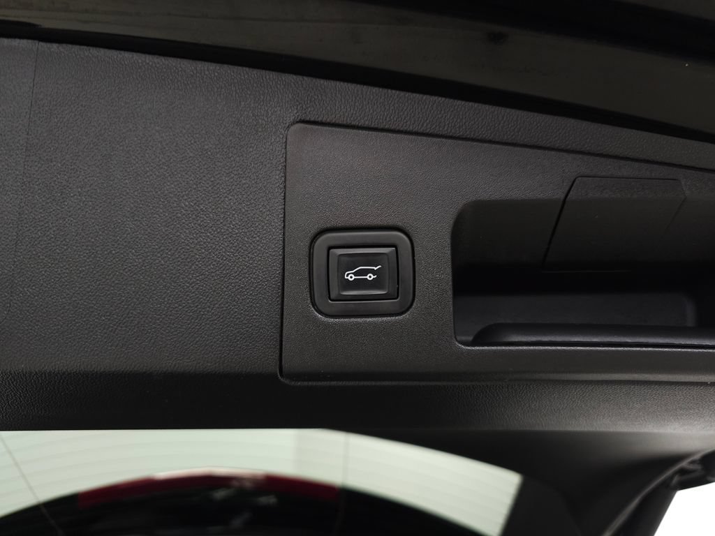 Used 2023 Stellar Black Metallic Cadillac Luxury image 6