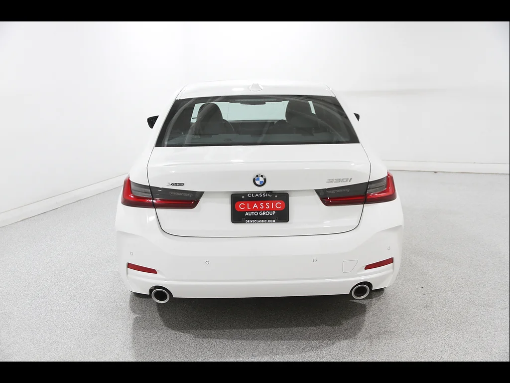 Used 2025 Alpine White BMW 330i xDrive image 19