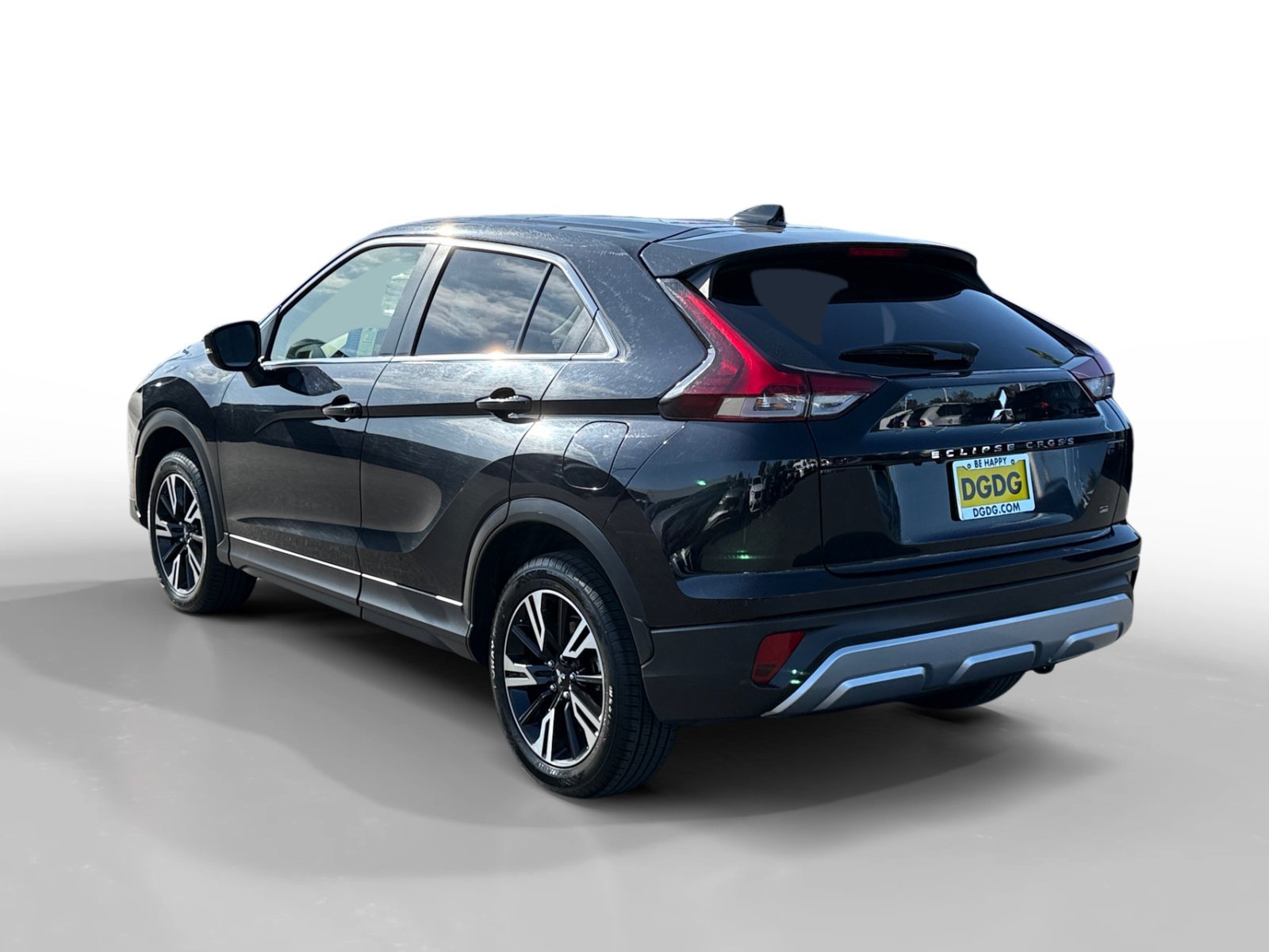 Used 2024 Lightning Blue Metallic Mitsubishi SE image 3