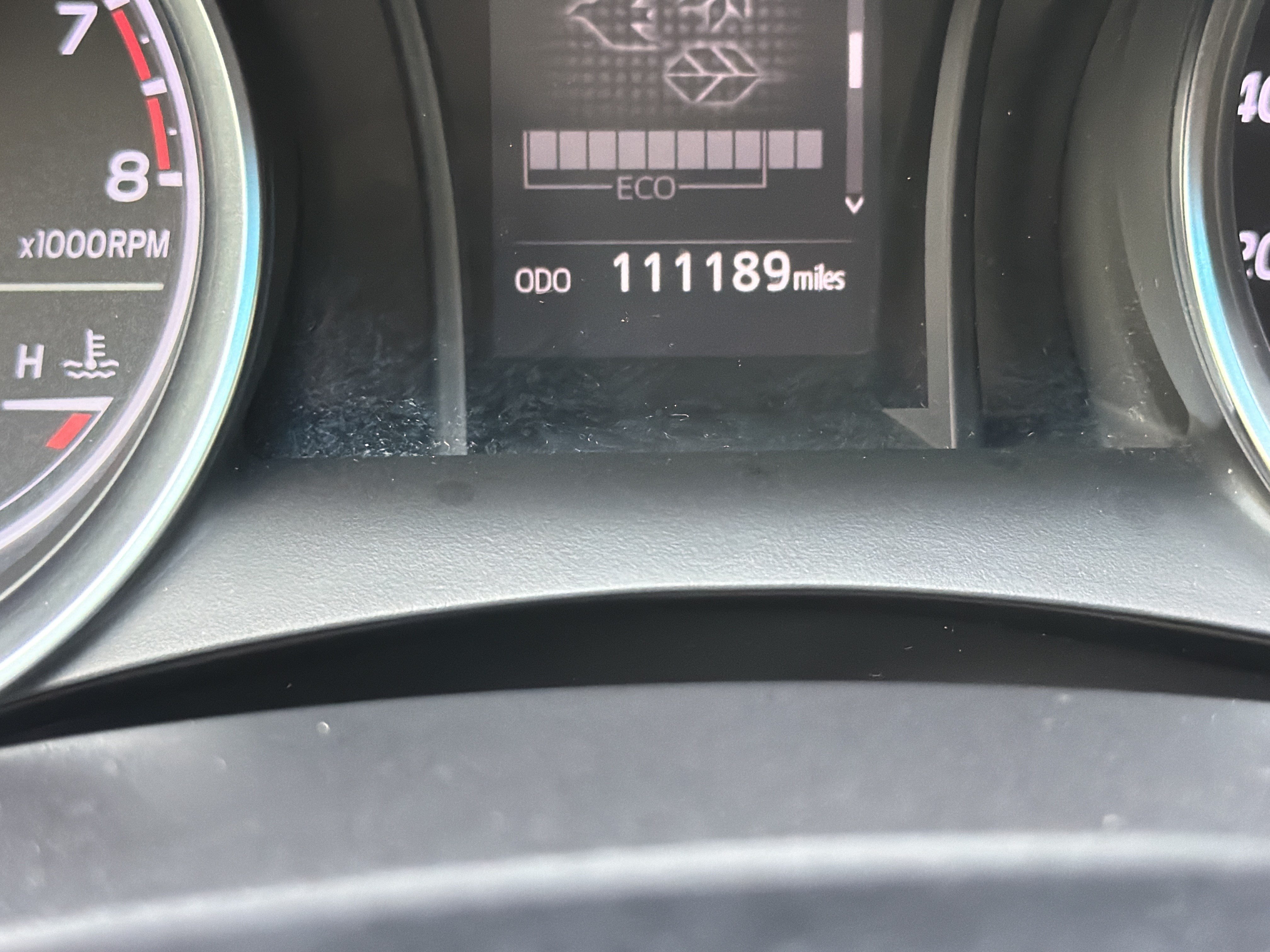 Used 2018 Super White Toyota LE image 27