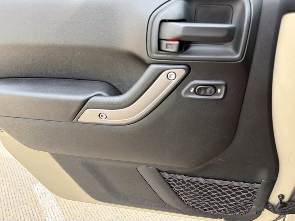 Used 2018 Beige Jeep Unlimited Sport image 28
