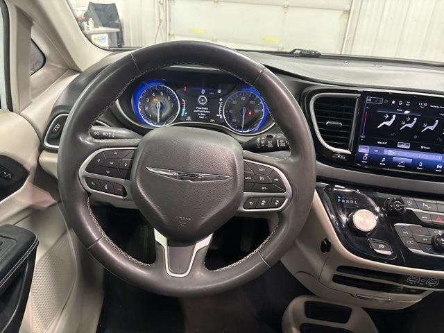 Used 2022 White Chrysler Touring L image 14